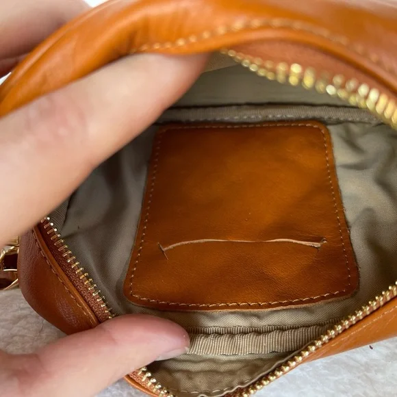 Christian Laurier Paris Quilted Genuine Leather Crossbody Bag MADE ITALY - Picture 10 of 10